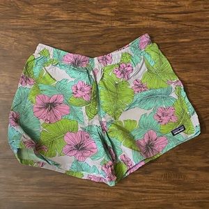 Barely Worn Small Women’s Hawaiian Floral Patagonia Baggies Shorts